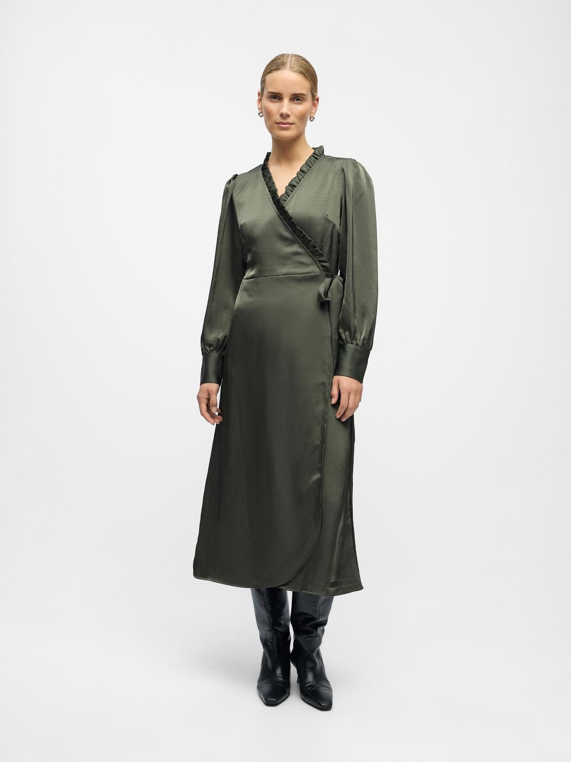 model_shot-front_full